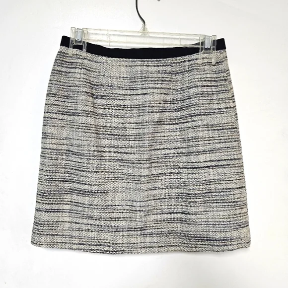 Ann Taylor Mini  Skirt Women's Size 2P - Picture 5 of 12
